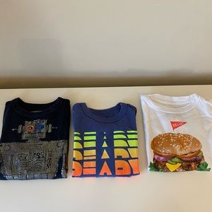 Crew it’s Bundle or 3 long sleeve t-shirts.